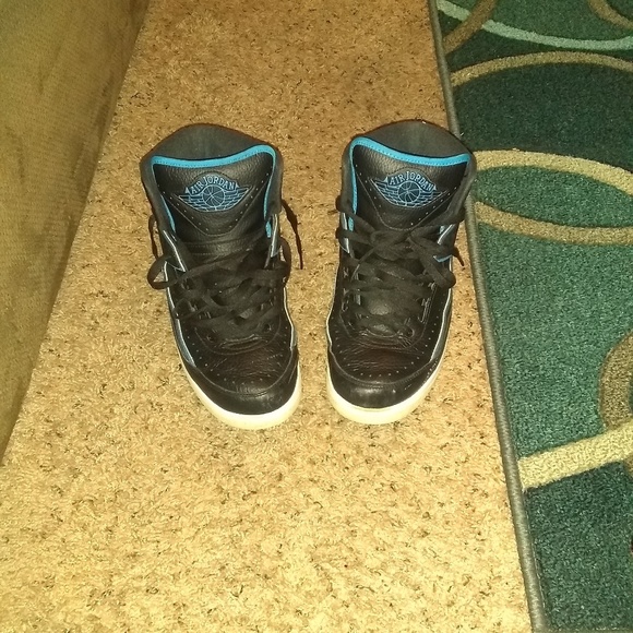 Jordan Retro 2s - Picture 2 of 5